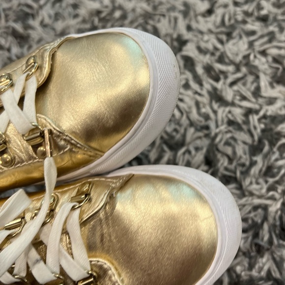 Lilly Pulitzer • Hallie Gold studded Sneaker Size 8 💥RARE 💥 - Picture 8 of 15